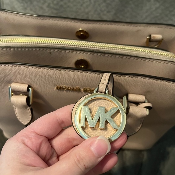 Michael Kors purse - Picture 6 of 10